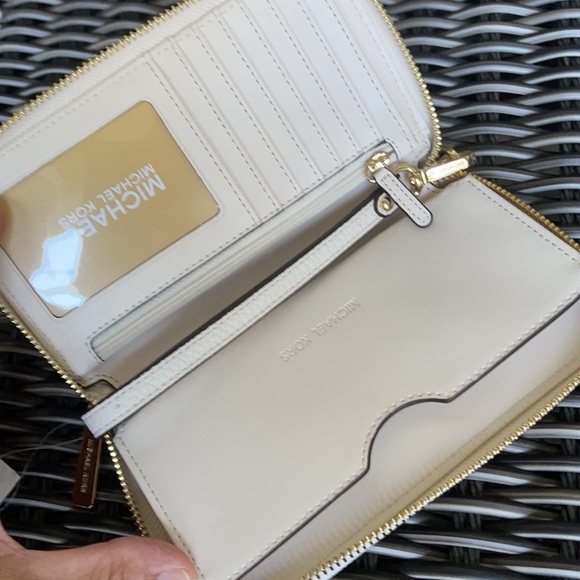 Michael Kors Jet Set Travel Lg Flat Multifunctional Phone Case-Wristlet-Wallet - Picture 13 of 16